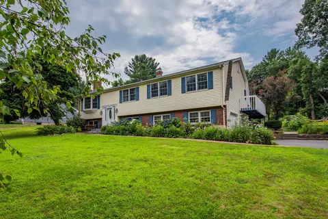 18 Rosewood Dr, Vernon, CT 06066