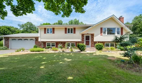 31 Welch Rd, North Haven, CT 06473