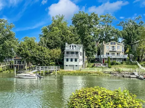 114 Highland Ave, Branford, CT 06405