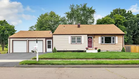 4 Whitney Ln, West Haven, CT 06516