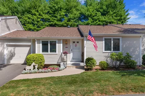 264 Carriage Dr #264, Southington, CT 06489