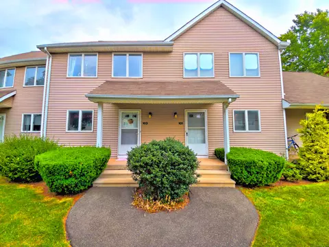 101 Sunrise Cir #101, Newington, CT 06111