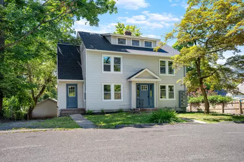 28 Summit St, New Milford, CT 06776