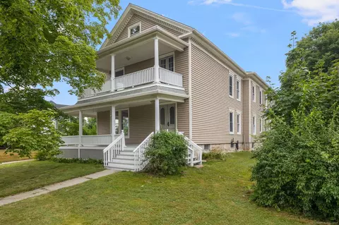 133 Grove St, Putnam, CT 06260