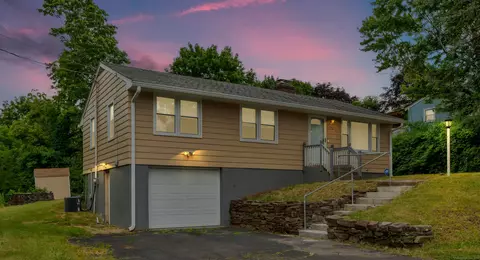 352 Yale Ave, Meriden, CT 06450