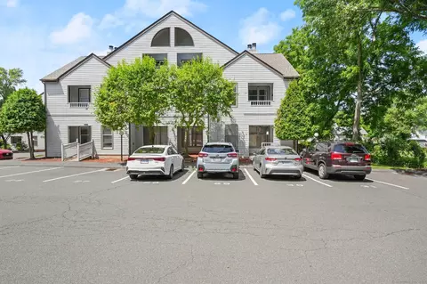 20 Raymond Pl #16, Danbury, CT 06810