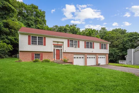 26 Quadrato Dr, Watertown, CT 06779