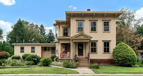 109 Hartford Ave, Wethersfield, CT 06109