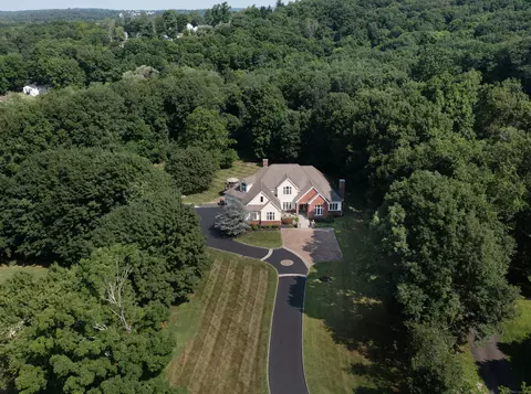 12 Charlottes Way, Danbury, CT 06811