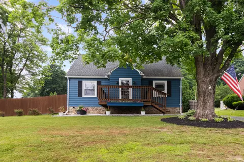 33 Ticonderoga Dr, Torrington, CT 06790
