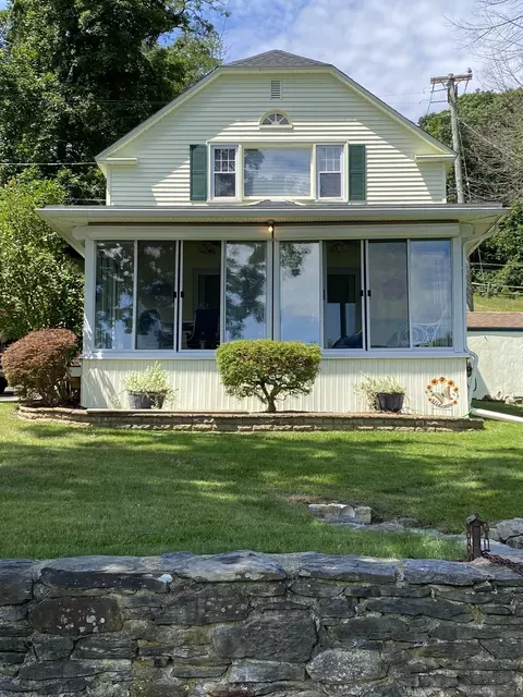 77 Standish Rd, Coventry, CT 06238