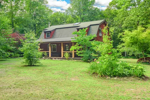 43 Dutton Rd, Colchester, CT 06415