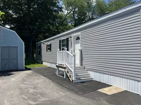 1402 Waterbury Rd #2, Thomaston, CT 06787