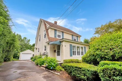 21 Knowlton St, Watertown, CT 06795