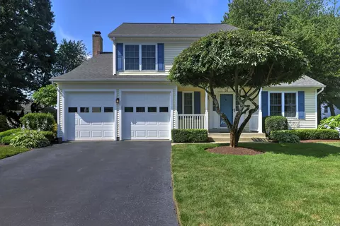 58 Oak Ridge Ln, Milford, CT 06461