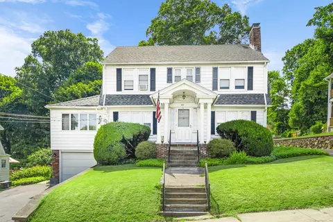 60 Walnut St, Naugatuck, CT 06770
