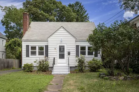 29 Benton St, Manchester, CT 06040