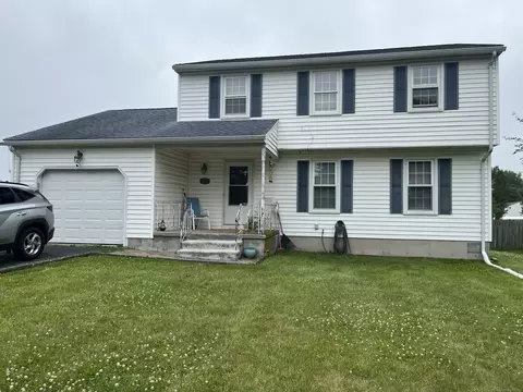 173 Fairway Dr, Meriden, CT 06450