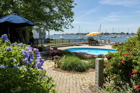 158 Pearl St, Groton, CT 06340