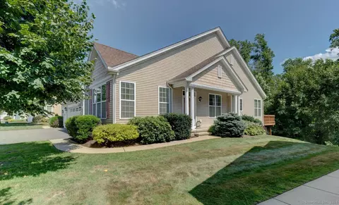 11 Lilac Ln #11, Prospect, CT 06712