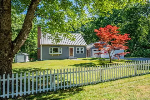 56 Birdsview Ave, New Hartford, CT 06057