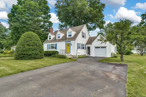 95 Carmel St, Hamden, CT 06518
