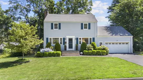 106 Lockwood Rd, Fairfield, CT 06825