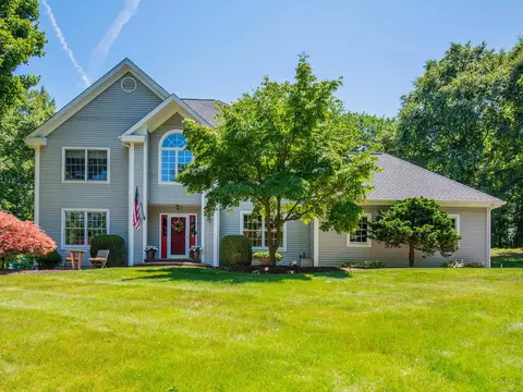 9 Wyncairne Dr, East Granby, CT 06026