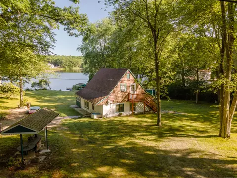 105 Lakeside Dr, North Stonington, CT 06359