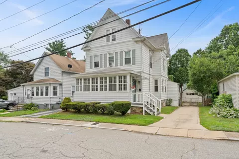 74 Blydenburg Ave, New London, CT 06320