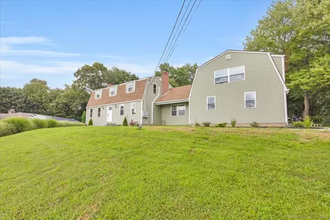 76 Lakewood Cir, Glastonbury, CT 06073