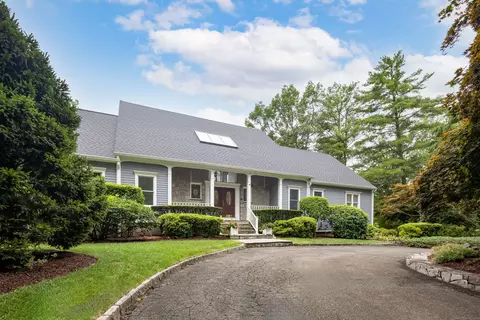 39 Woods End Dr, Wilton, CT 06897