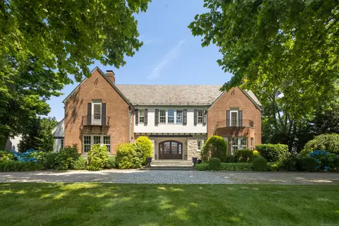 34 Saddle Rock Rd, Stamford, CT 06902