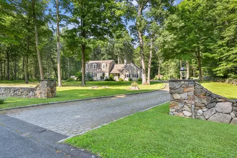 97 Burroughs Rd, Easton, CT 06612