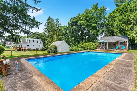 20 Hillsdale Rd, South Windsor, CT 06074