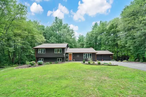 239 Halladay Ave E, Suffield, CT 06078