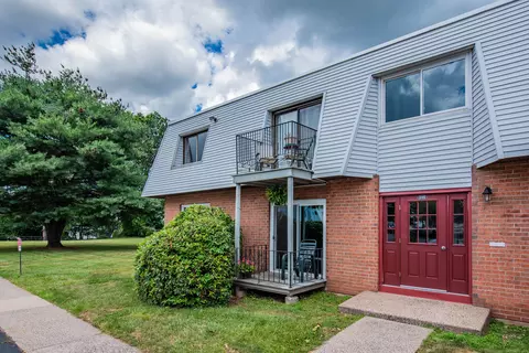 246 Richard St #3, Newington, CT 06111