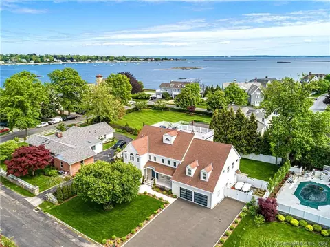 55 Cook Rd, Stamford, CT 06902