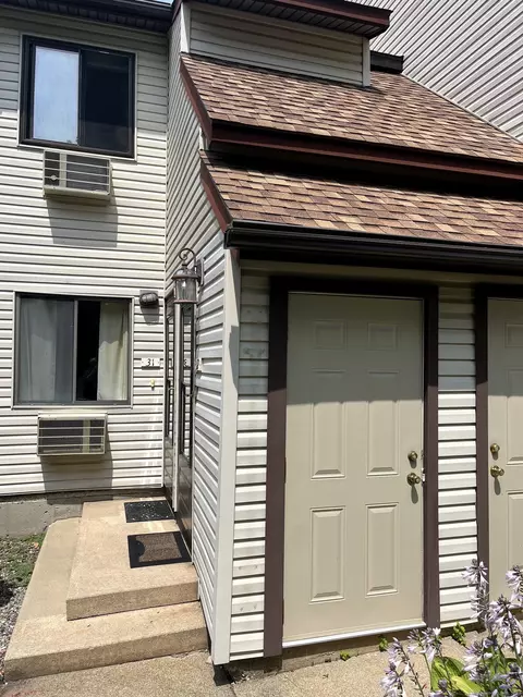 31 Santangelo Ter #31, Derby, CT 06418