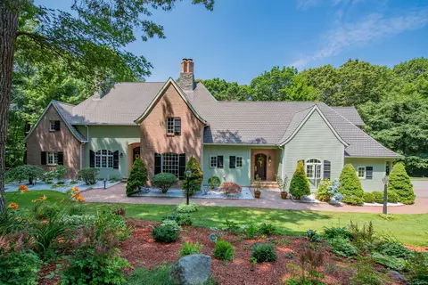 158 Ridge Rd, Glastonbury, CT 06033