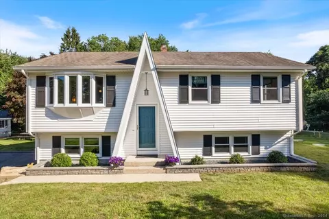 77 Cottage Rd, Montville, CT 06370