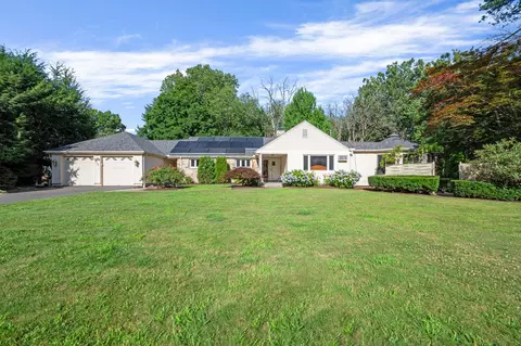 172 N Main St, West Hartford, CT 06107
