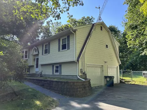 59 Norwich Salem Tpke, Montville, CT 06370