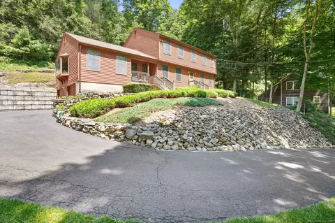112 Freeman Rd, Oxford, CT 06478