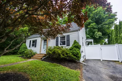212 Tucker Ave, Watertown, CT 06779