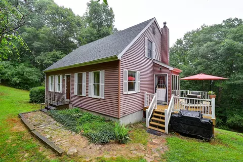 22 Hillside Dr, Moosup, CT 06354