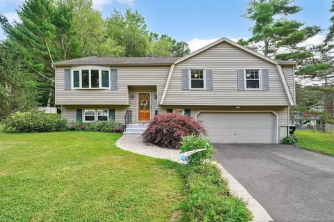 37 Schooner Ln, Meriden, CT 06451