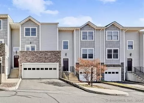 52 Stetson Pl #52, Danbury, CT 06811