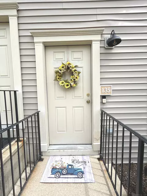 64 Scotch Cap Rd #135, Waterford, CT 06375