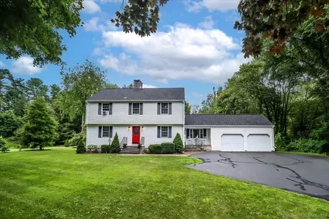 215 Farmingville Rd, Ridgefield, CT 06877